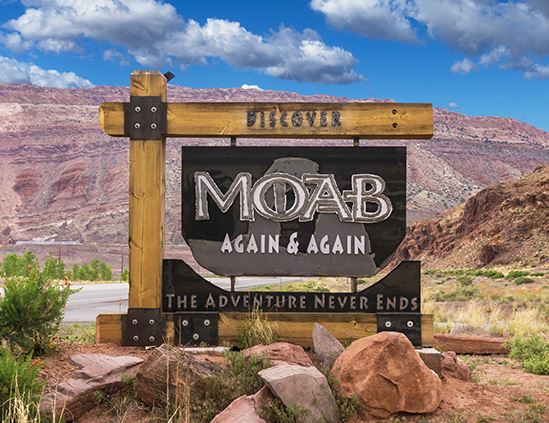 Discover moab sign